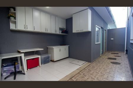 Casa de condomínio para alugar com 235m², 4 quartos e 2 vagas Casa de condomínio para alugar com 235m², 4 quartos e 2 vagasÁrea de Serviço