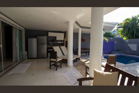 Casa de condomínio para alugar com 235m², 4 quartos e 2 vagas Casa de condomínio para alugar com 235m², 4 quartos e 2 vagasQuintal