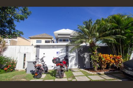 Casa de condomínio para alugar com 235m², 4 quartos e 2 vagas Casa de condomínio para alugar com 235m², 4 quartos e 2 vagasFachada da Casa