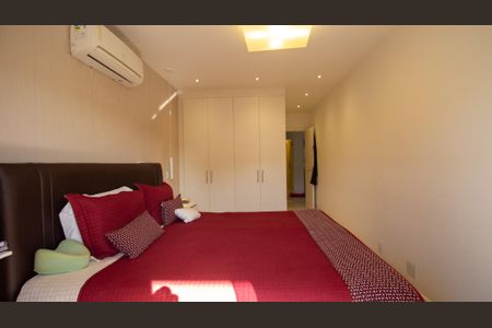 Casa de condomínio para alugar com 235m², 4 quartos e 2 vagas Casa de condomínio para alugar com 235m², 4 quartos e 2 vagasSuíte 1