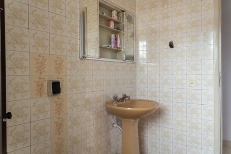 Casa à venda com 200m², 5 quartos e 2 vagas Casa à venda com 200m², 5 quartos e 2 vagasBanheiro