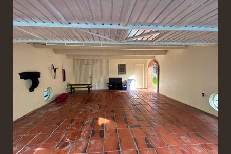 Casa à venda com 253m², 3 quartos e 2 vagasGaragem