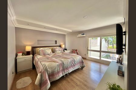 Casa à venda com 253m², 3 quartos e 2 vagasSuíte