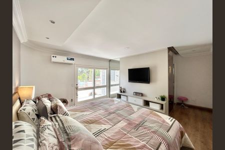 Casa à venda com 253m², 3 quartos e 2 vagasSuíte