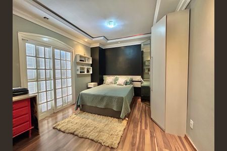 Casa à venda com 253m², 3 quartos e 2 vagasQuarto 1