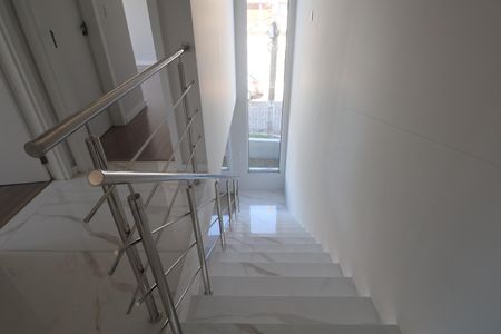 Casa à venda com 132m², 3 quartos e 3 vagasEscada