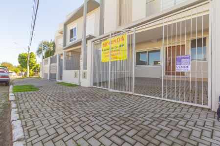 Casa à venda com 123m², 3 quartos e 2 vagas Casa à venda com 123m², 3 quartos e 2 vagasFachada
