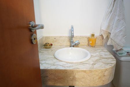 Casa à venda com 200m², 4 quartos e 2 vagasLavabo