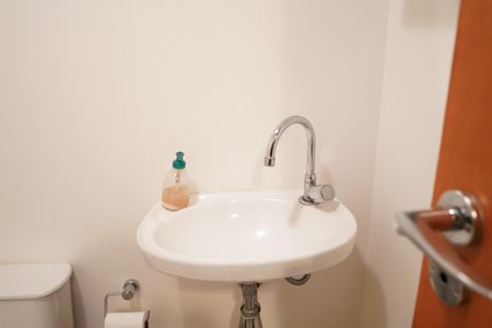 Casa à venda com 200m², 4 quartos e 2 vagasBanheiro da Suíte 1