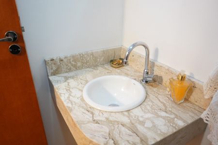 Casa à venda com 200m², 4 quartos e 2 vagasLavabo