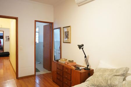 Casa à venda com 200m², 4 quartos e 2 vagasSuíte 2