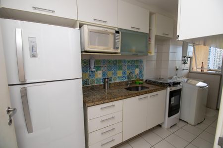 Apartamento à venda com 75m², 2 quartos e 3 vagas Apartamento à venda com 75m², 2 quartos e 3 vagasCozinha