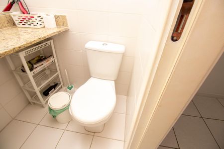 Apartamento à venda com 75m², 2 quartos e 3 vagas Apartamento à venda com 75m², 2 quartos e 3 vagasBanheiro quarto 1