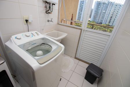 Apartamento à venda com 75m², 2 quartos e 3 vagas Apartamento à venda com 75m², 2 quartos e 3 vagasÁrea de Serviço