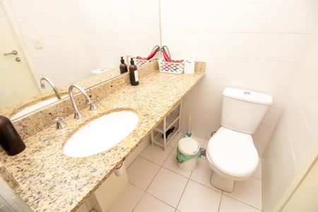 Apartamento à venda com 75m², 2 quartos e 3 vagas Apartamento à venda com 75m², 2 quartos e 3 vagasBanheiro quarto 1