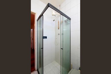 Casa de condomínio para alugar com 440m², 6 quartos e 4 vagasBanheiro Quarto 4 - Suíte