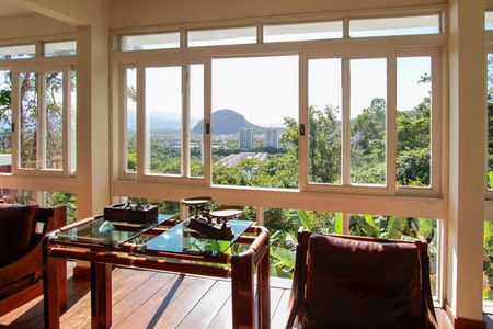 Casa de condomínio para alugar com 440m², 6 quartos e 4 vagasSala