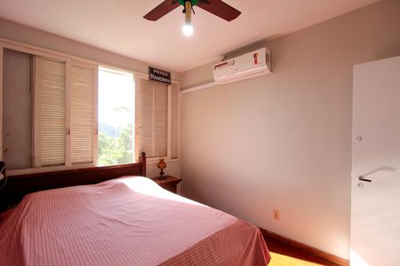 Casa de condomínio para alugar com 440m², 6 quartos e 4 vagasQuarto 3