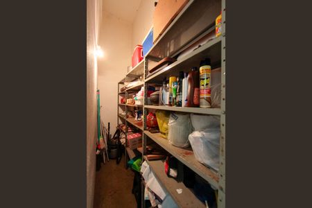 Casa de condomínio para alugar com 440m², 6 quartos e 4 vagasDespensa