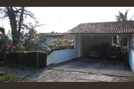 Casa de condomínio para alugar com 440m², 6 quartos e 4 vagasFachada