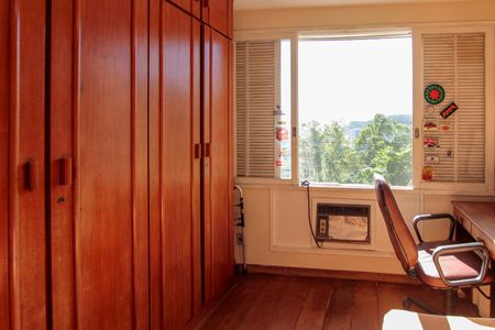 Casa de condomínio para alugar com 440m², 6 quartos e 4 vagasQuarto 1