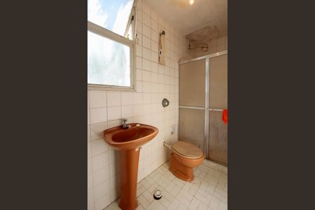 Casa de condomínio para alugar com 440m², 6 quartos e 4 vagasBanheiro de serviço