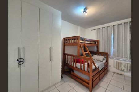 Apartamento à venda com 75m², 2 quartos e 3 vagas Apartamento à venda com 75m², 2 quartos e 3 vagasSuite