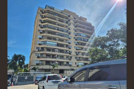 Apartamento à venda com 75m², 2 quartos e 3 vagas Apartamento à venda com 75m², 2 quartos e 3 vagasFachada do bloco