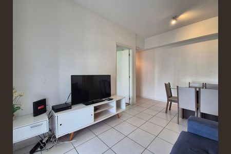 Apartamento à venda com 75m², 2 quartos e 3 vagas Apartamento à venda com 75m², 2 quartos e 3 vagasSala