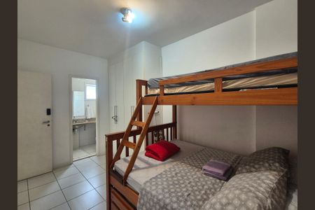 Apartamento à venda com 75m², 2 quartos e 3 vagas Apartamento à venda com 75m², 2 quartos e 3 vagasSuite