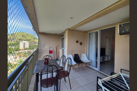 Apartamento à venda com 75m², 2 quartos e 3 vagas Apartamento à venda com 75m², 2 quartos e 3 vagasVaranda