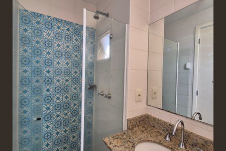 Apartamento à venda com 75m², 2 quartos e 3 vagas Apartamento à venda com 75m², 2 quartos e 3 vagasBanheiro da Suíte