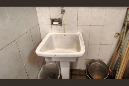 Casa à venda com 180m², 4 quartos e 1 vagaÁrea de Serviço