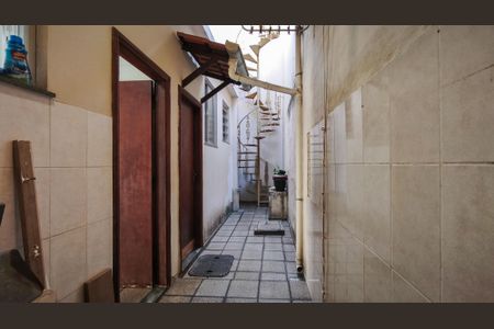 Casa à venda com 180m², 4 quartos e 1 vagaÁrea de Serviço