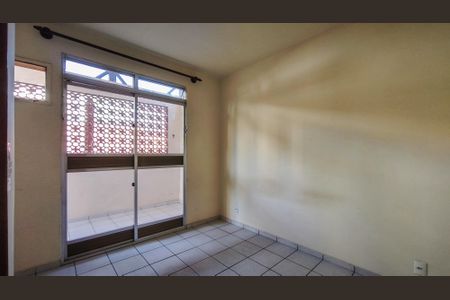 Casa à venda com 180m², 4 quartos e 1 vagaSuíte