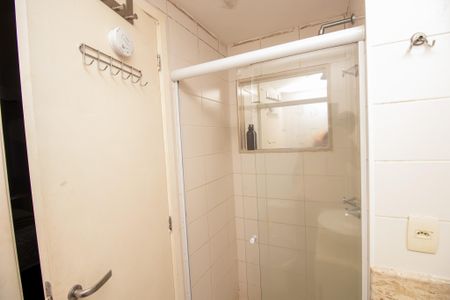 Apartamento à venda com 75m², 2 quartos e 3 vagas Apartamento à venda com 75m², 2 quartos e 3 vagasBanheiro da Suíte