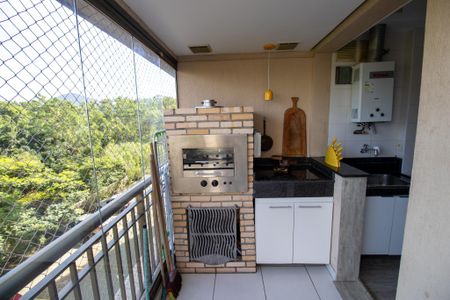 Apartamento à venda com 75m², 2 quartos e 3 vagas Apartamento à venda com 75m², 2 quartos e 3 vagasVaranda gourmet