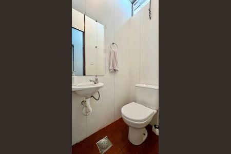 Apartamento à venda com 111m², 2 quartos e 1 vaga Apartamento à venda com 111m², 2 quartos e 1 vagaBanheiro Social