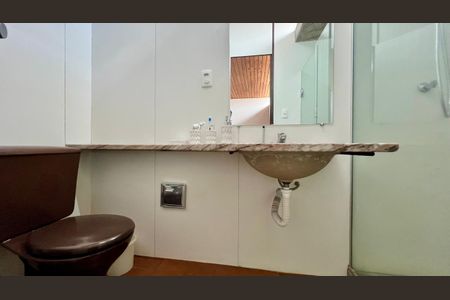 Apartamento à venda com 111m², 2 quartos e 1 vaga Apartamento à venda com 111m², 2 quartos e 1 vagaBanheiro Social