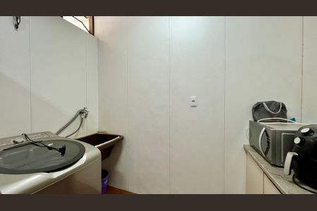 Apartamento à venda com 111m², 2 quartos e 1 vaga Apartamento à venda com 111m², 2 quartos e 1 vagaÁrea de Serviço