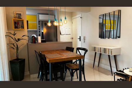 Apartamento à venda com 74m², 2 quartos e 2 vagas Apartamento à venda com 74m², 2 quartos e 2 vagasSala de Jantar