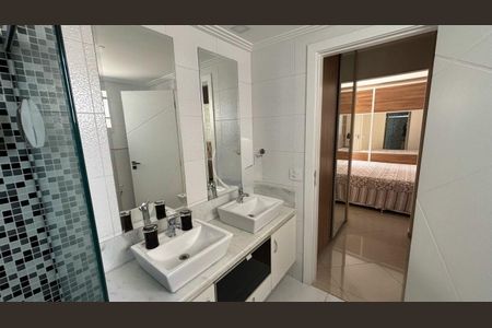 Apartamento à venda com 121m², 3 quartos e 3 vagas