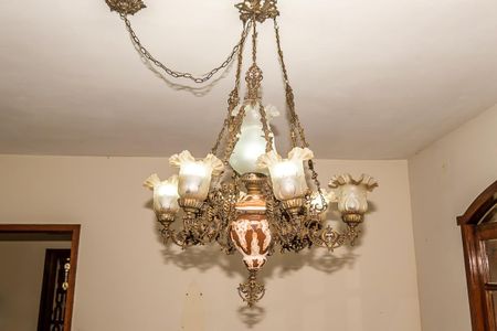 Casa à venda com 370m², 6 quartos e 4 vagas Casa à venda com 370m², 6 quartos e 4 vagasSala