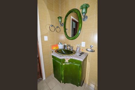 Casa à venda com 370m², 6 quartos e 4 vagas Casa à venda com 370m², 6 quartos e 4 vagasBanheiro Social