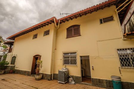 Casa à venda com 370m², 6 quartos e 4 vagas Casa à venda com 370m², 6 quartos e 4 vagasÁrea comum