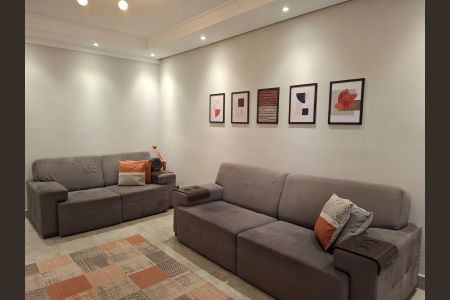 Casa à venda com 211m², 3 quartos e 3 vagas Casa à venda com 211m², 3 quartos e 3 vagasSala