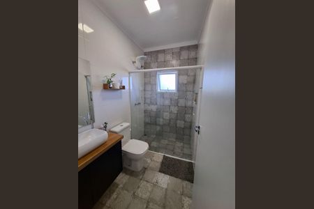 Casa à venda com 211m², 3 quartos e 3 vagas Casa à venda com 211m², 3 quartos e 3 vagasBanheiro 1