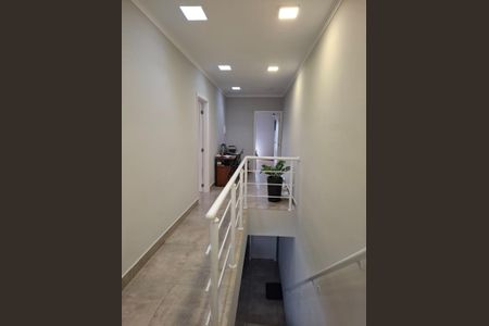 Casa à venda com 211m², 3 quartos e 3 vagas Casa à venda com 211m², 3 quartos e 3 vagasCorredor