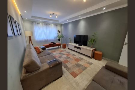 Casa à venda com 211m², 3 quartos e 3 vagas Casa à venda com 211m², 3 quartos e 3 vagasSala