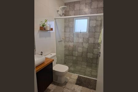 Casa à venda com 211m², 3 quartos e 3 vagas Casa à venda com 211m², 3 quartos e 3 vagasBanheiro 1